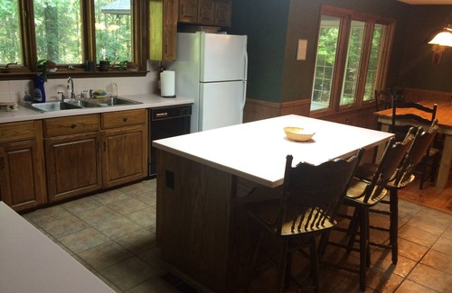 Auburn House | Experience Rushing Waters Retreat Lodge in Loachapoka, AL