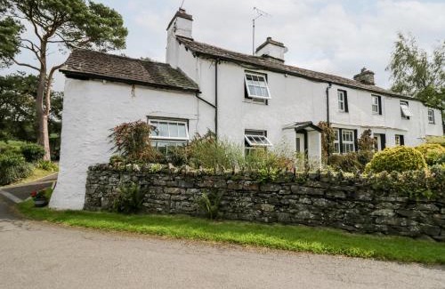 Penny Bridge House | Relax at Rusland View: Pet-Friendly 4-Star Retreat