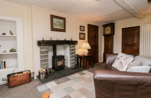 Penny Bridge House | Relax at Rusland View: Pet-Friendly 4-Star Retreat