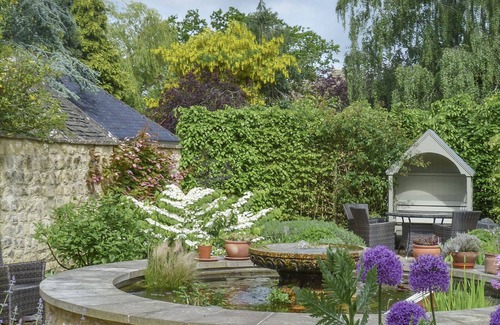 Broadway Cottage | Historic Cotswold Cottage with Spa & Breakfast in Broadway