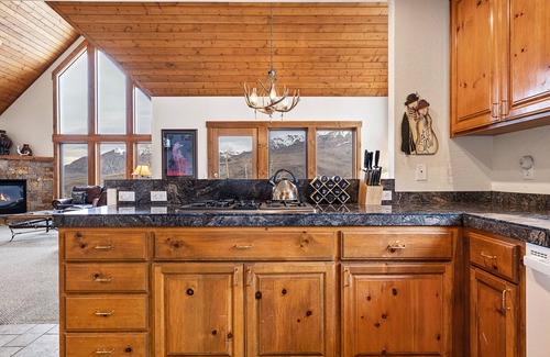 Mountain Village Cabin | Experience Russell Home: Breathtaking Views & Relaxing Hot Tub