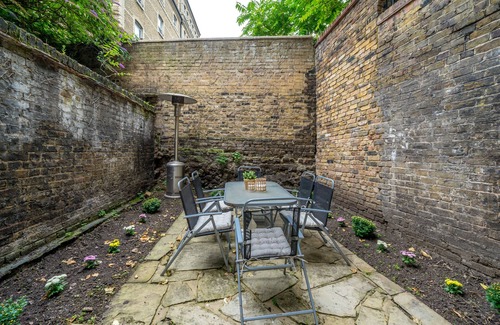 St. Pancras Apartment | Exceptional Russell Sq Suite: 2-Bed Apartment Awaits