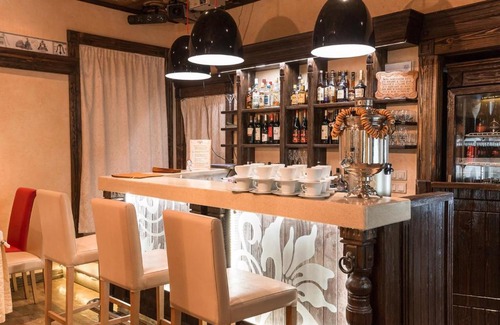 Rostov Hotel | Budget-Friendly Russkoe Podvorie with Breakfast & Hot Tub