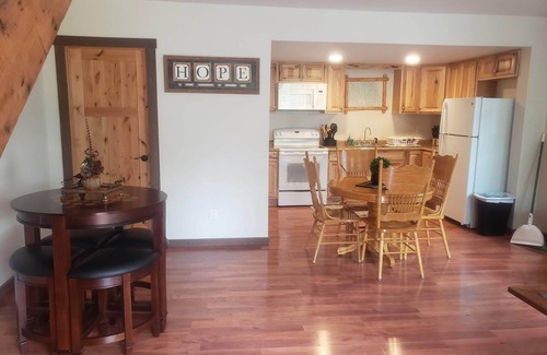 West Glacier Cabin | Idyllic 2-Bedroom Cabin Near West Glacier - Guest Rated 9.6