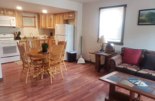 West Glacier Cabin | Idyllic 2-Bedroom Cabin Near West Glacier - Guest Rated 9.6