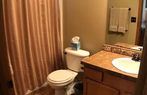 Big Sky Apartment | Scenic 2 BR Mountain View - Family-Friendly Retreat