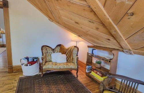 Eagar House | Rustic 3-Bedroom Cabin with Scenic Views and Family Amenities