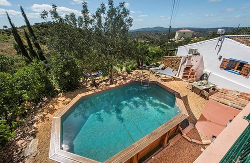 Fonte do Bispo House | Rustic Country Retreat: Pool, Free Wi-Fi & Scenic Views