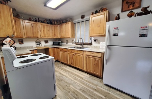 Clendenin Other | Unforgettable Retreat in Classic West Virginia Mountains