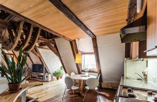 Old Town Apartment | Cozy Refuge in Riga: Pet Friendly with Spa & Kitchen