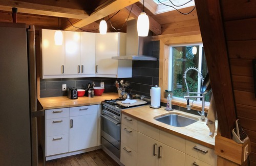 Glacier Cabin | Cozy 70's A-Frame with Pet-Friendly Amenities and Pool