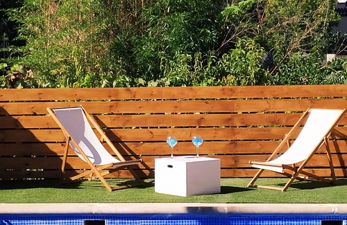 Barrio de la Vega Cottage | Unique Rustic House Museum with Pool & BBQ for Your Stay
