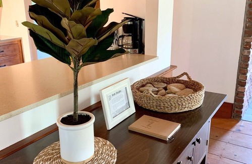 Little Compton House | Family-Friendly Bow House Steps from South Shore Beach