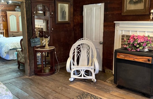 Denton Other | Idyllic Farmhouse Retreat with Family-Friendly Amenities