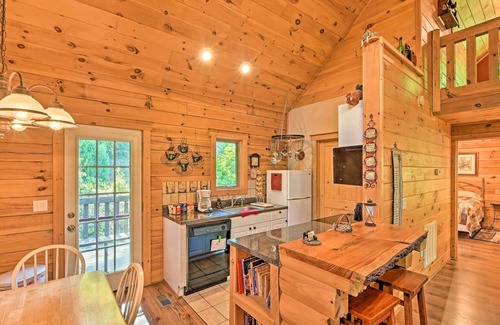 Andrews Cottage | Cozy Andrews Cabin Retreat with Deck and Fire Pit