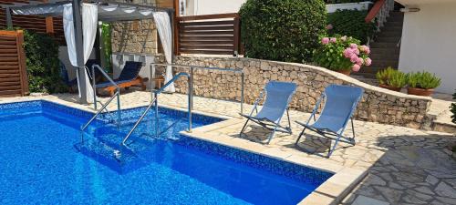 Razanac Apartment | Cozy Oceanfront Apartment Mariva with Pool & Top Ratings