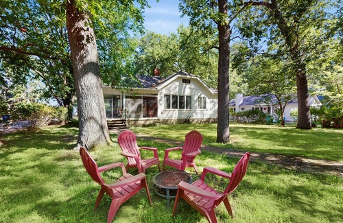 Michiana House | Cozy Beach Cottage with Lake Views & Top Amenities
