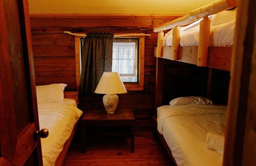 Golden Hotel | Cozy Stay at Beaverfoot Lodge Room N10 for Families & Pets