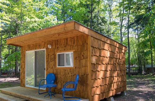 Au Train Apartment | Charming Bungalow with Kitchen in Scenic Campground
