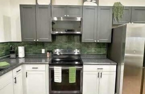Belle Mina Apartment | Cozy Loft Retreat with Spa and Hot Tub Experience