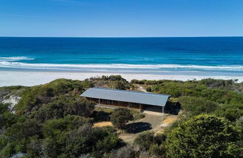 Douglas River House | Seaside Retreat: Timeless Escape with Ocean Views