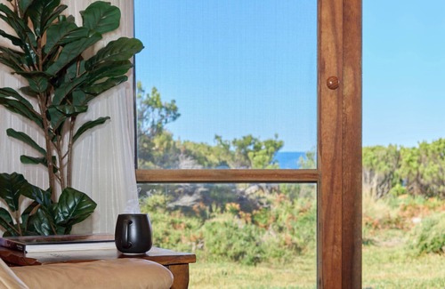 Douglas River House | Seaside Retreat: Rustic Charm with Oceanfront Amenities