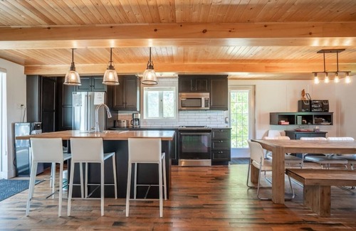 Mauricie Ski Chalet | Modern Chalet on 32 Acres with Family-Friendly Amenities