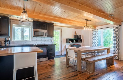 Mauricie Ski Chalet | Modern Chalet on 32 Acres with Family-Friendly Amenities