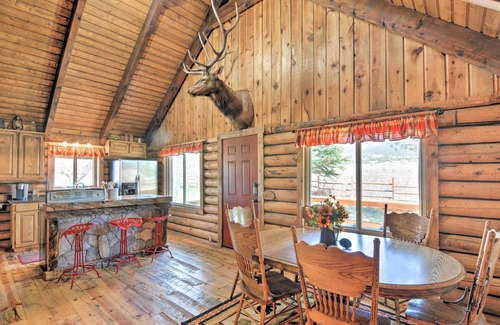 Lyman Cabin | Cozy Cabin Near Capitol Reef with Spa & Breakfast Options