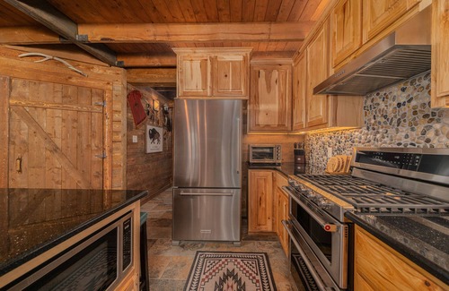 Elk Meadows House | Unique Rustic Cabin with Mountain Views & Pet-Friendly Amenities