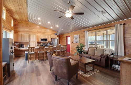 Polk County Cabin | Inviting Rustic Cabin at High Ridge Ranch - 10/10 Guest Rating