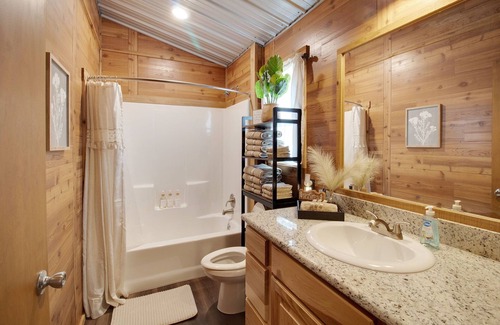 Polk County Cabin | Inviting Rustic Cabin at High Ridge Ranch - 10/10 Guest Rating