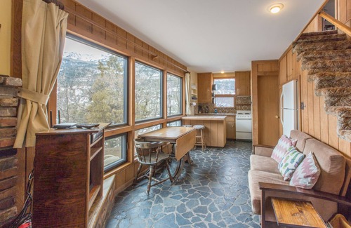 Ridgway House | Idyllic Cabin with Great Views - 4 Miles from Downtown Ouray