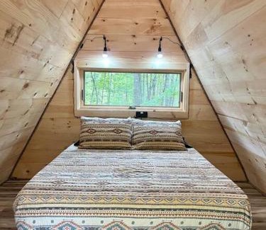 Stoneham House | Cozy Cabin Retreat in Maine Woods - The Beech