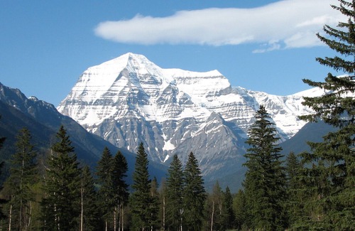 Regional District of Fraser-Fort George Cabin | Idyllic Cabin Retreat Amidst the Canadian Rockies