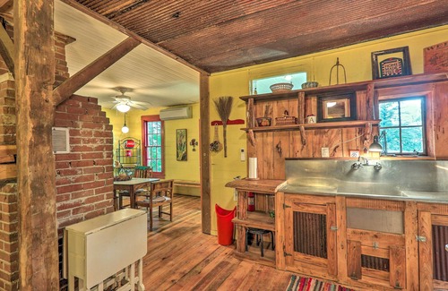 Burlington Cabin | Cozy Cabin Retreat with Fishing Pond & Spa Amenities