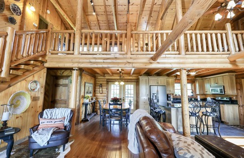 Celina Cabin | Inviting Cabin with Private Pool & Cinema Near Bike Path