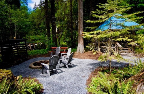 Ashford Cabin | Cozy Cabin Retreat Near Mt. Rainier with Family Amenities