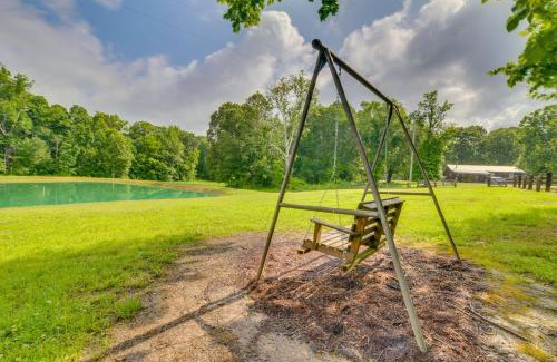 New Concord House | Cozy Cabin Retreat, 4 Mi from Kentucky Lake - Pet Friendly!