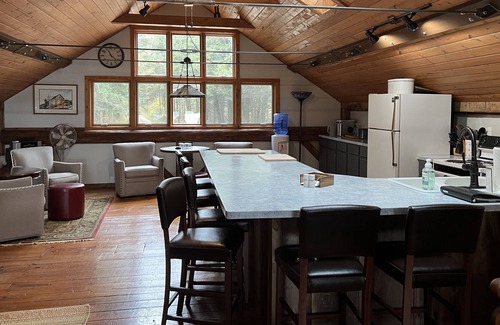 Manitowoc House | Rustic Cabin on shoreline of Lake Michigan