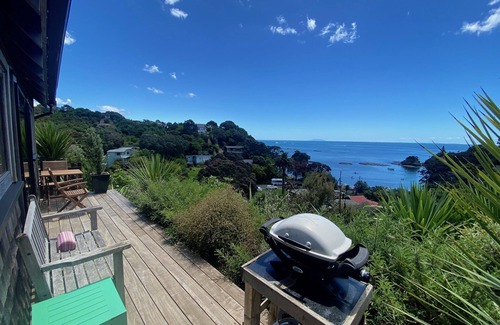 Waiheke Island Cabin | Cozy Cabin with Ocean Views, Deck & Pet-Friendly Vibes