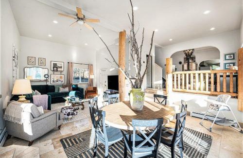 Bailey House | Rustic Cabin W Game Barn, Bbq & Hot Tub