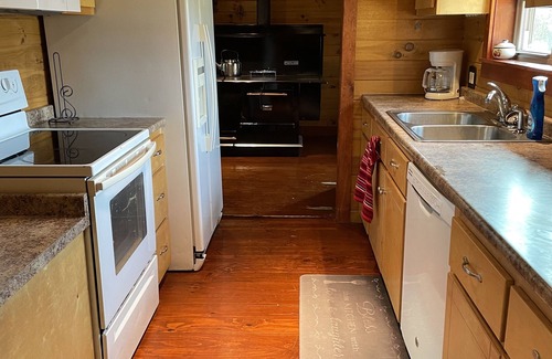 Subtle Cabin | Picturesque Cabin with Breathtaking Views and Great Amenities