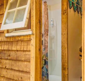 Alexandra House | Cozy Cabin Retreat with Hot Tub in Homewood Forest