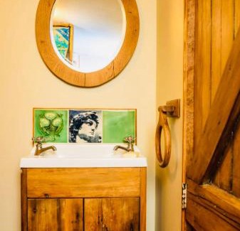 Alexandra House | Cozy Cabin Retreat with Hot Tub in Homewood Forest
