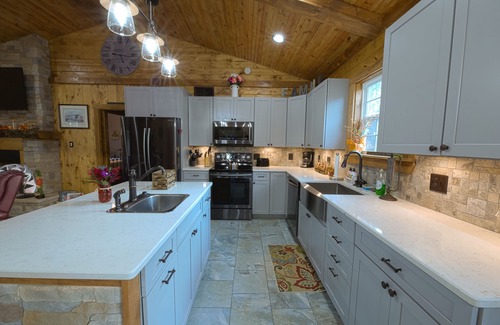 Winchester Cabin | Cozy Cabin Retreat with Fishing Lake & Pet-Friendly Amenities