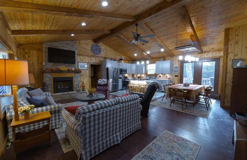 Winchester Cabin | Cozy Cabin Retreat with Fishing Lake & Pet-Friendly Amenities