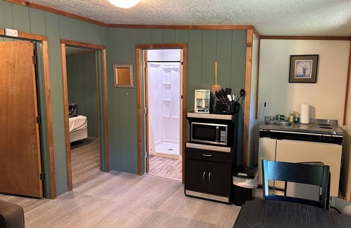 Palmyra Cabin | Tranquil Cabins by the Lake: Nature’s Retreat Awaits