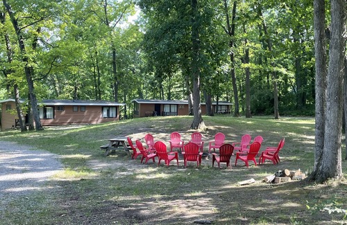 Palmyra Cabin | Tranquil Cabins by the Lake: Nature’s Retreat Awaits