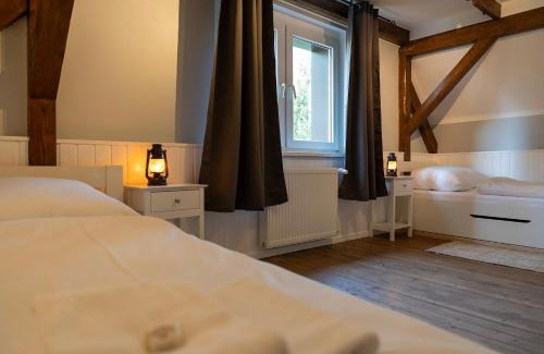 Dallgow-Doeberitz Villa | Inviting Retreat - Cottage by Comfort Housing for Families